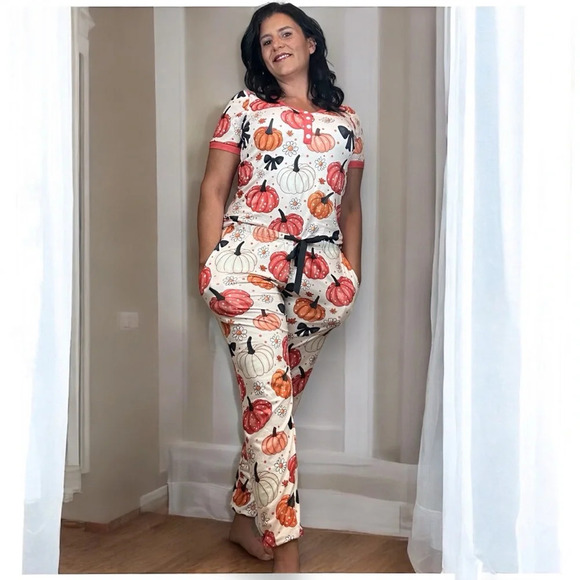 Shirley & Stone Pumpkin bow short sleeve jogger pajama set - Picture 5 of 5